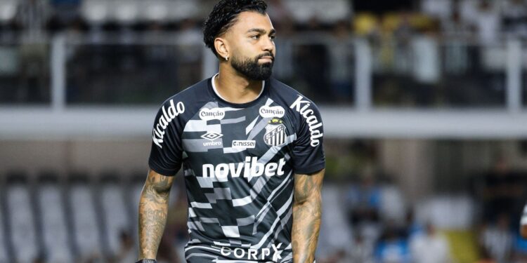 Gabigol garante que o gramado sintético não será impedimento para enfrentar o Palmeiras no Allianz Parque