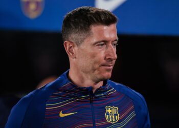 Barcelona mira a contratação do brasileiro João Pedro para substituir Lewandowski na próxima temporada europeia