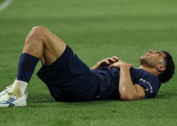 Hakimi sofre lesão na coxa e está fora da semifinal da Champions League contra o Bayern de Munique