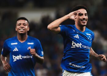 Jogadores do Cruzeiro comemorando