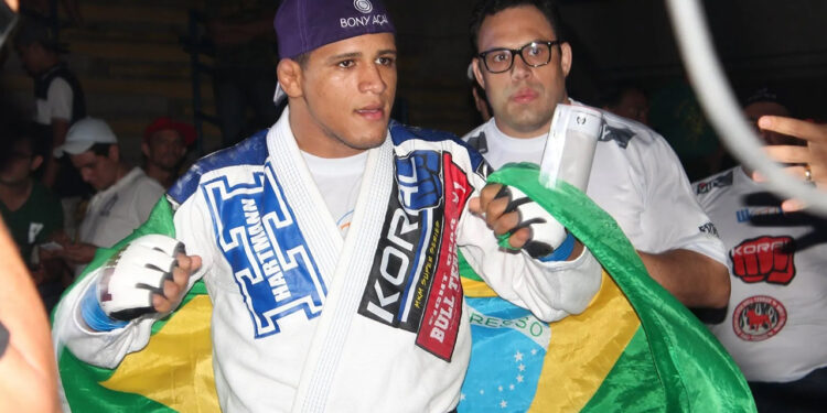 Durinho luta o Connect Heroes - Foto: Leonardo Fabri