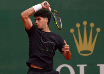 Alcaraz vai estrear em Monte Carlo contra o argentino Sebastian Baéz