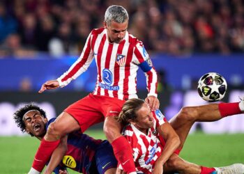 Lance do jogo entre Barcelona e Atlético de Madrid