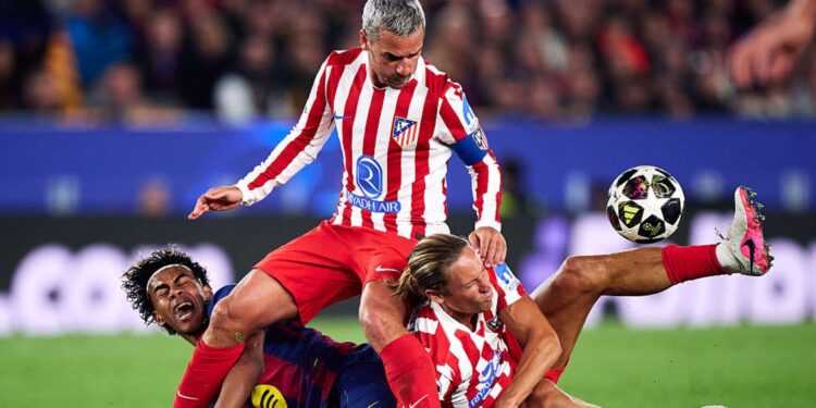 Lance do jogo entre Barcelona e Atlético de Madrid