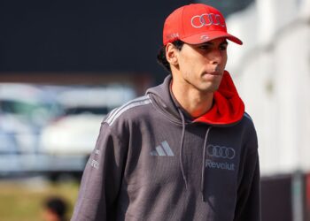 Gabriel Bortoleto com blusa da Audi