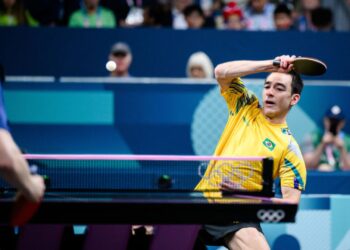Hugo Calderano com uniforme do Brasil