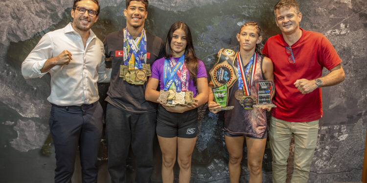 Jovens campeões foram recebidos pelo prefeito Haroldinho Jesus - Foto: Italo Dorneles
