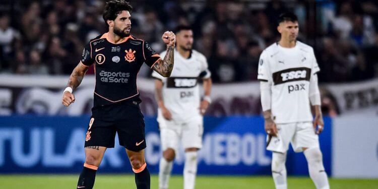 Yuri Alberto comemorando gol pelo Corinthians na Libertadores