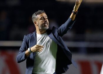 Artur Jorge em jogo do Cruzeiro