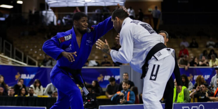 Filipinho alcançou seu primeiro título em um dos três maiores campeonatos da IBJJF — Foto: Divulgação