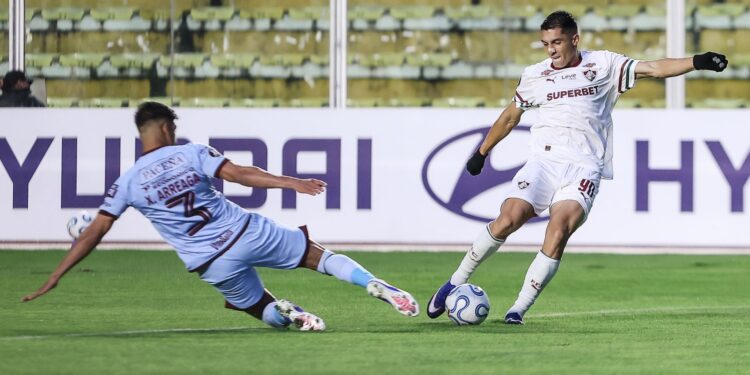 Lance do jogo entre Bolívar e Fluminense
