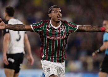 John Kennedy comemorando gol pelo Fluminense