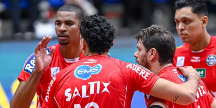 Jogadores do Campinas comemorando