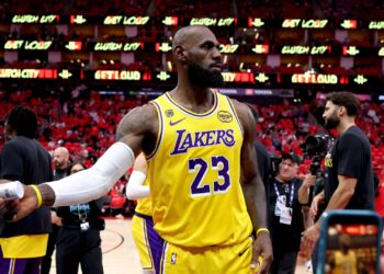LeBron James em ação pelos Lakers