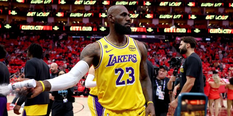 LeBron James em ação pelos Lakers