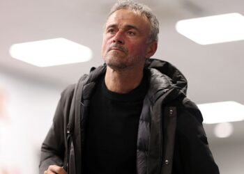 Luis Enrique antes de jogo do PSG