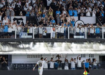 Neymar durante jogo do Santos pela Sul-Americana