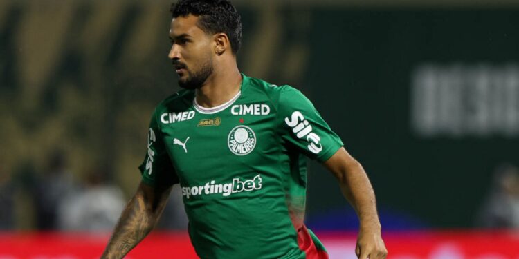 Jefté em jogo contra o Grêmio