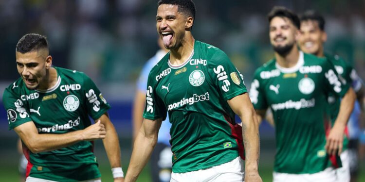 Jogadores do Palmeiras comemorando