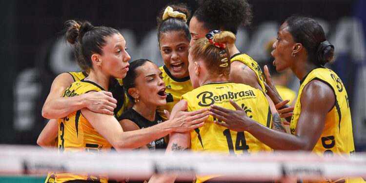 Lance do jogo entre Sesc Flamengo e Praia Clube