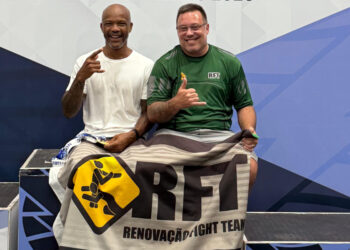 Cromado e Bruno Grigolli comemoram o título da Copa Helio Gracie – Foto: divulgação