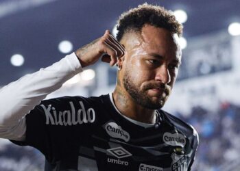 Neymar durante jogo do Santos