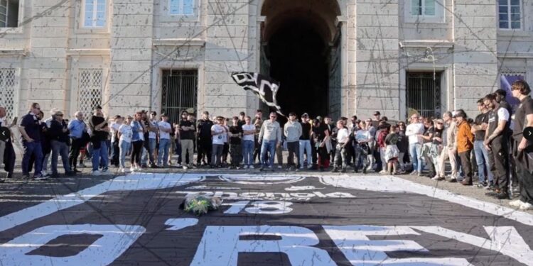 Fãs do Juvecaserta se reúnem para homenagear Oscar Schmidt