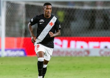 Lance do jogo entre Coritiba e Vasco