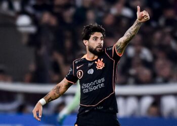 Yuri Alberto com camisa do Corinthians