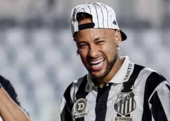 Neymar segue recuperação de lesão antes de se apresentar à Seleção Brasileira