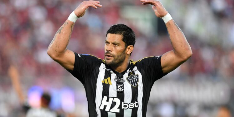 Hulk abre o coração em despedida emocionante do Atlético-MG e agradece à Massa Atleticana