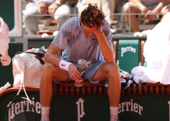 Jannik Sinner sofre uma virada histórica de 3 sets a 2 em Roland Garros