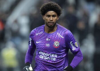 Hugo Souza pediu desculpas após falhas na derrota do Corinthians pela Libertadores