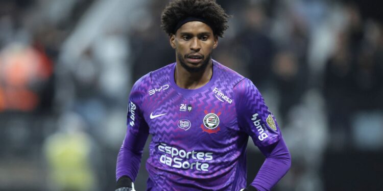 Hugo Souza pediu desculpas após falhas na derrota do Corinthians pela Libertadores