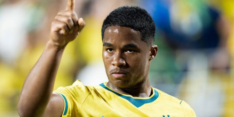 Endrick celebra primeira convocação para a Copa do Mundo pela Seleção Brasileira