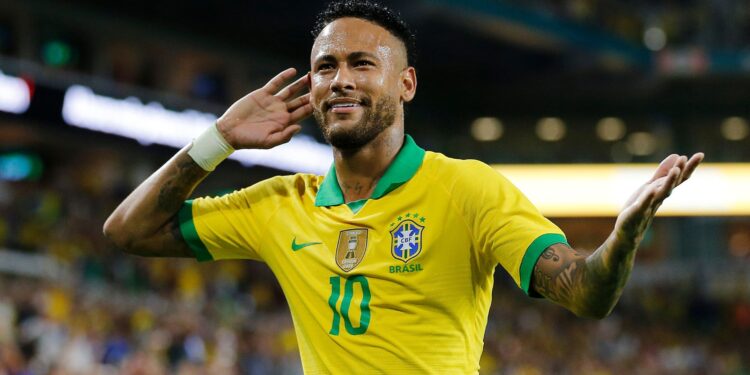 Neymar comemora convocação para a Copa do Mundo durante live com amigos