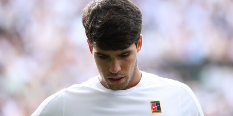 Alcaraz está fora de Wimbledon após não se recuperar de lesão no punho