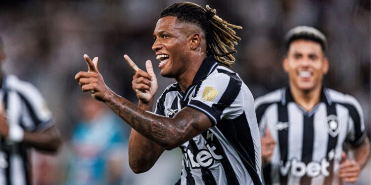 Danilo voltou ao radar do Palmeiras após afastamento no Botafogo antes da Copa