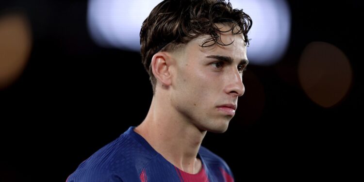 Fermín López sofre lesão no pé direito e está fora da Copa do Mundo com a Espanha