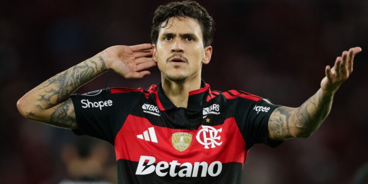 Pedro comenta ausência na Copa do Mundo após marcar na vitória do Flamengo