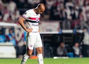 Lucas Moura sofre lesão no tendão calcâneo e passará por cirurgia em São Paulo