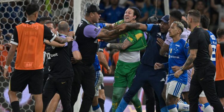 Duelo entre Cruzeiro e Atlético-MG marca o reencontro dos clubes após pancadaria generalizada na final do Mineiro