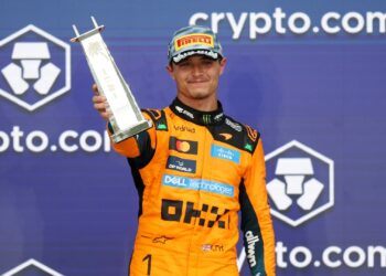 Lando Norris lamenta perda da liderança após sequência de falhas estratégicas e técnicas em Miami
