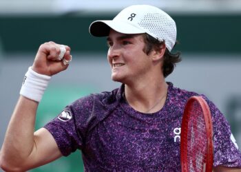 João Fonseca elimina o favorito Novak Djokovic em Roland Garros