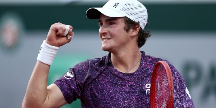 João Fonseca elimina o favorito Novak Djokovic em Roland Garros