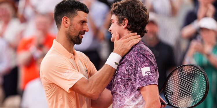 João Fonseca recebe elogios de Novak Djokovic após vitória histórica em Roland Garros