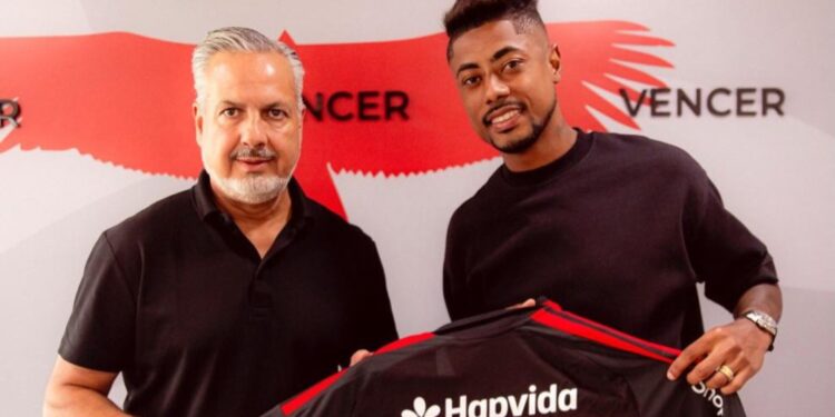 Bruno Henrique assina contrato até o fim de 2027
