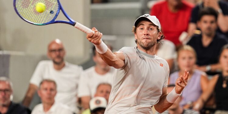 João Fonseca enfrentará Casper Ruud nas oitavas de final de Roland Garros