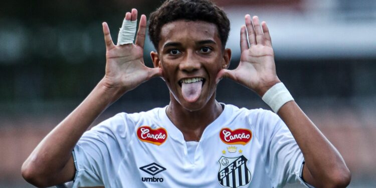 Promessa da Vila, Robinho Jr. assina renovação por cinco temporadas e foca no profissional