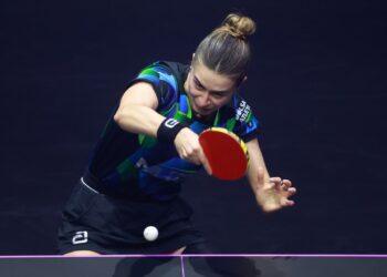 Bruna Takahashi vence seus dois jogos individuais com parciais dominantes